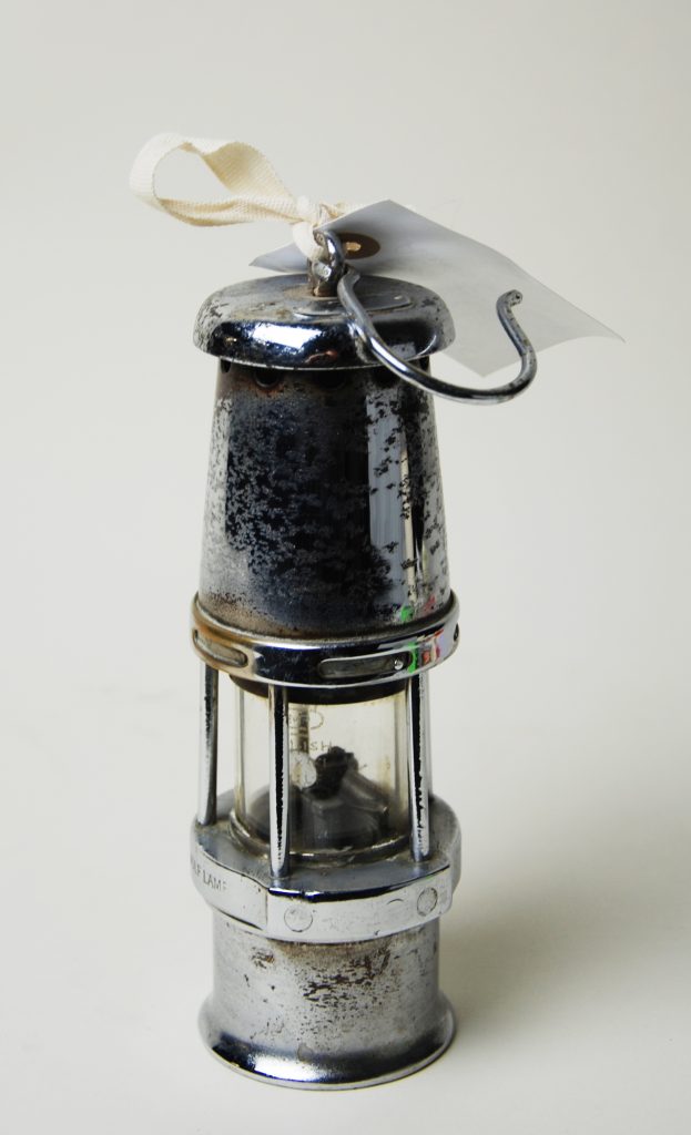 Baby Wolf Flame-Safety Lamp