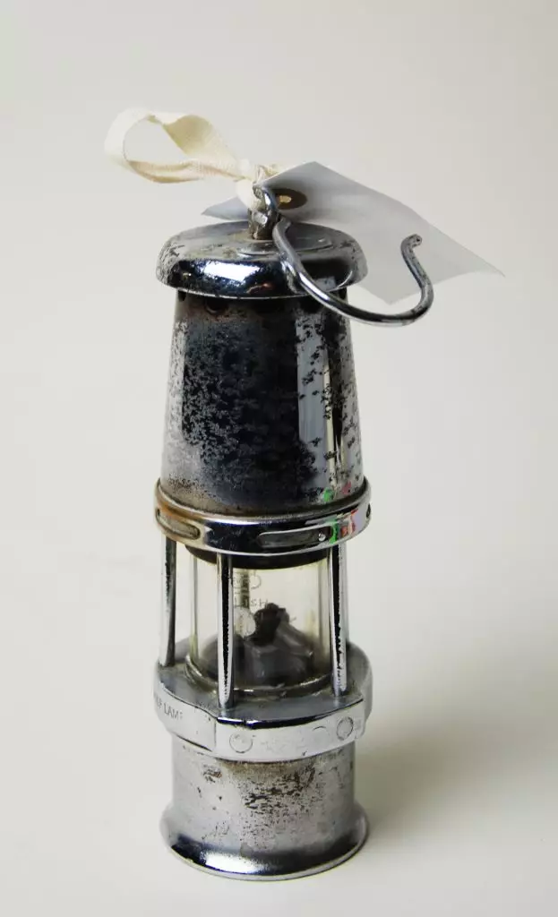 Baby Wolf Flame-Safety Lamp Baby Wolf Flame-Safety Lamp