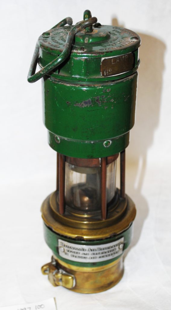 ADC 3 Flame-Safety Lamp